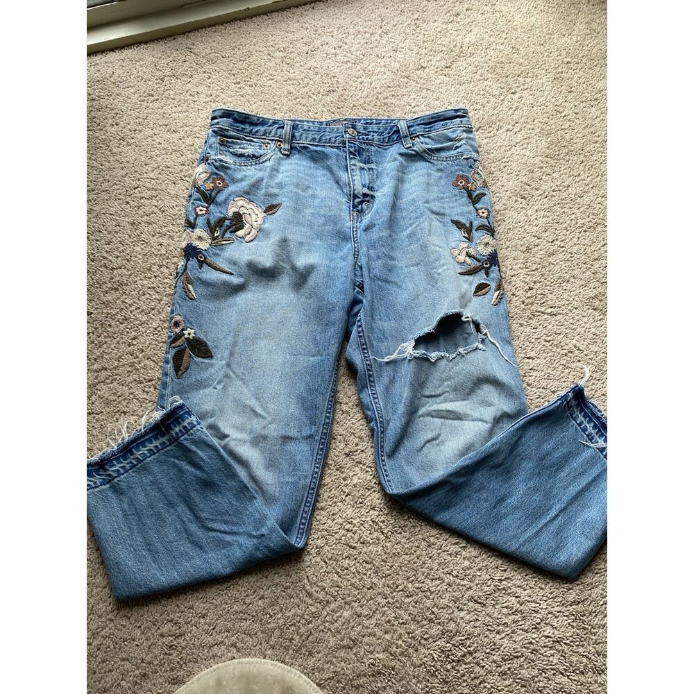 Abercrombie & Fitch Annie high-rise girlfriend jeans floral embroidery Sz 31/12R